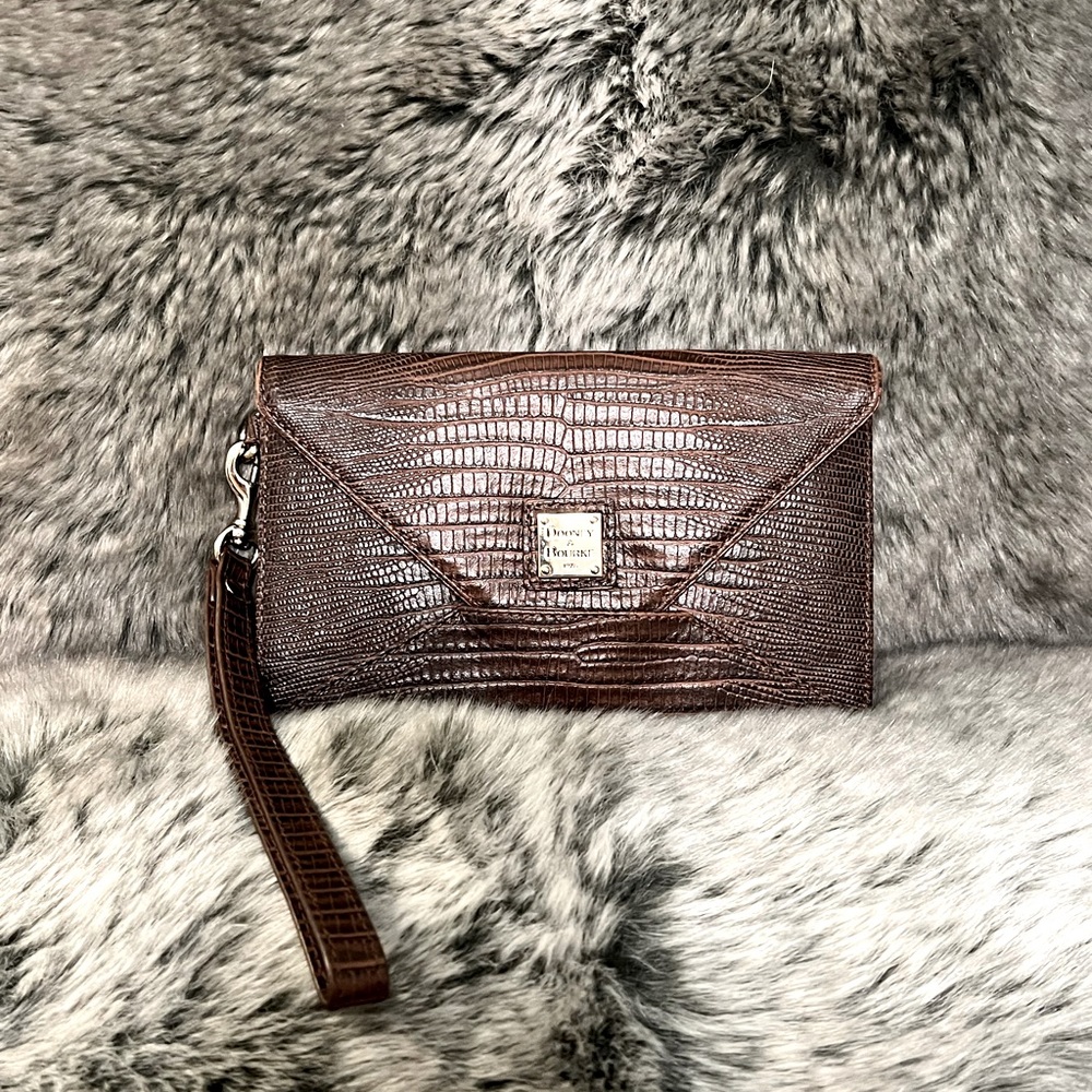 Dooney & Bourke Brown Croc Imprint Leather Envelope Wristlet